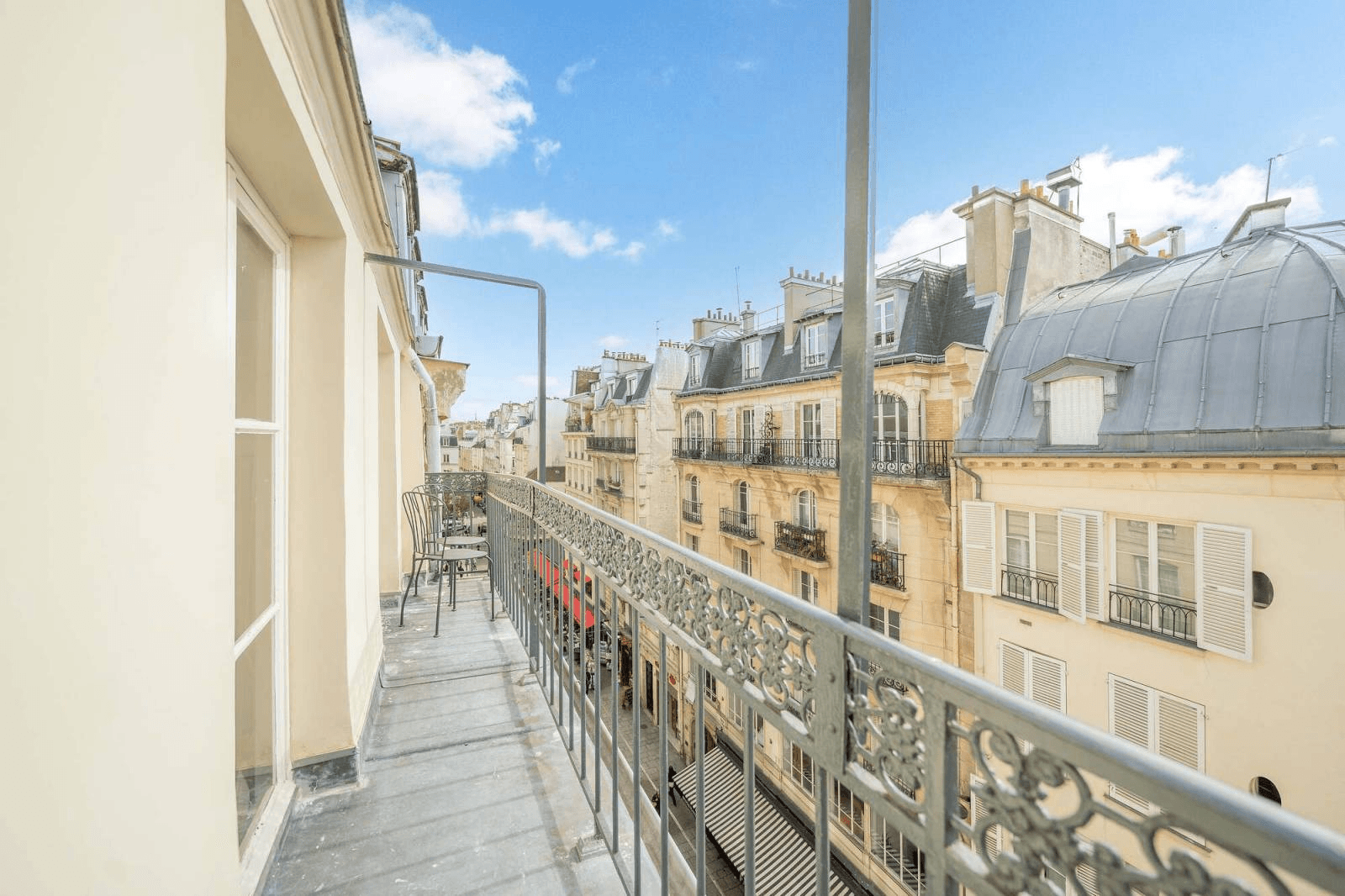 Professional balcony cleaning in Paris